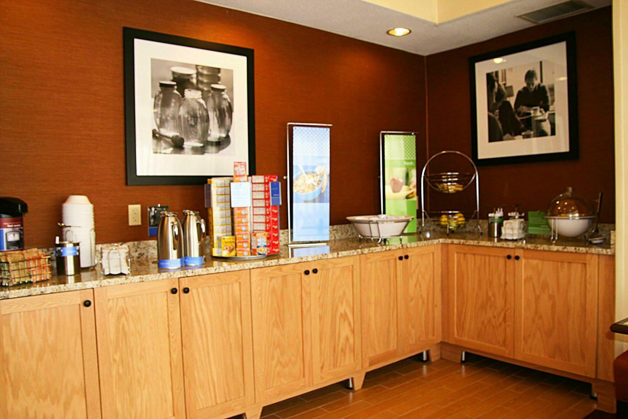 Hampton Inn Zanesville Εστιατόριο φωτογραφία
